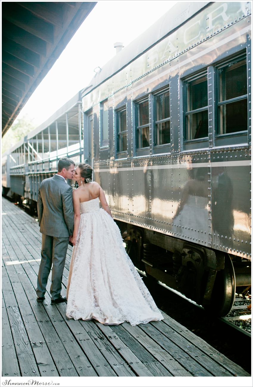 Sacramento Firehouse Restaurant Wedding Photographer_0021